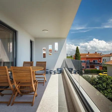 B&m Adria Vista Novigrad 公寓 *