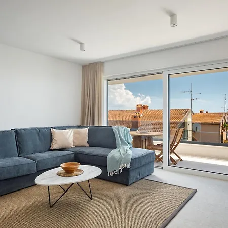 Apartment B & M *