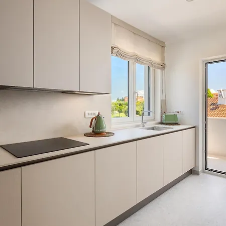 Apartment B & M
